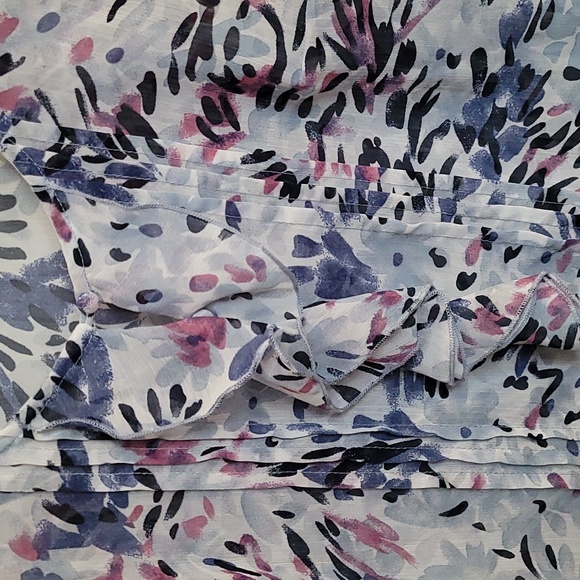 Sleeveless patterned blouse - Picture 2 of 2